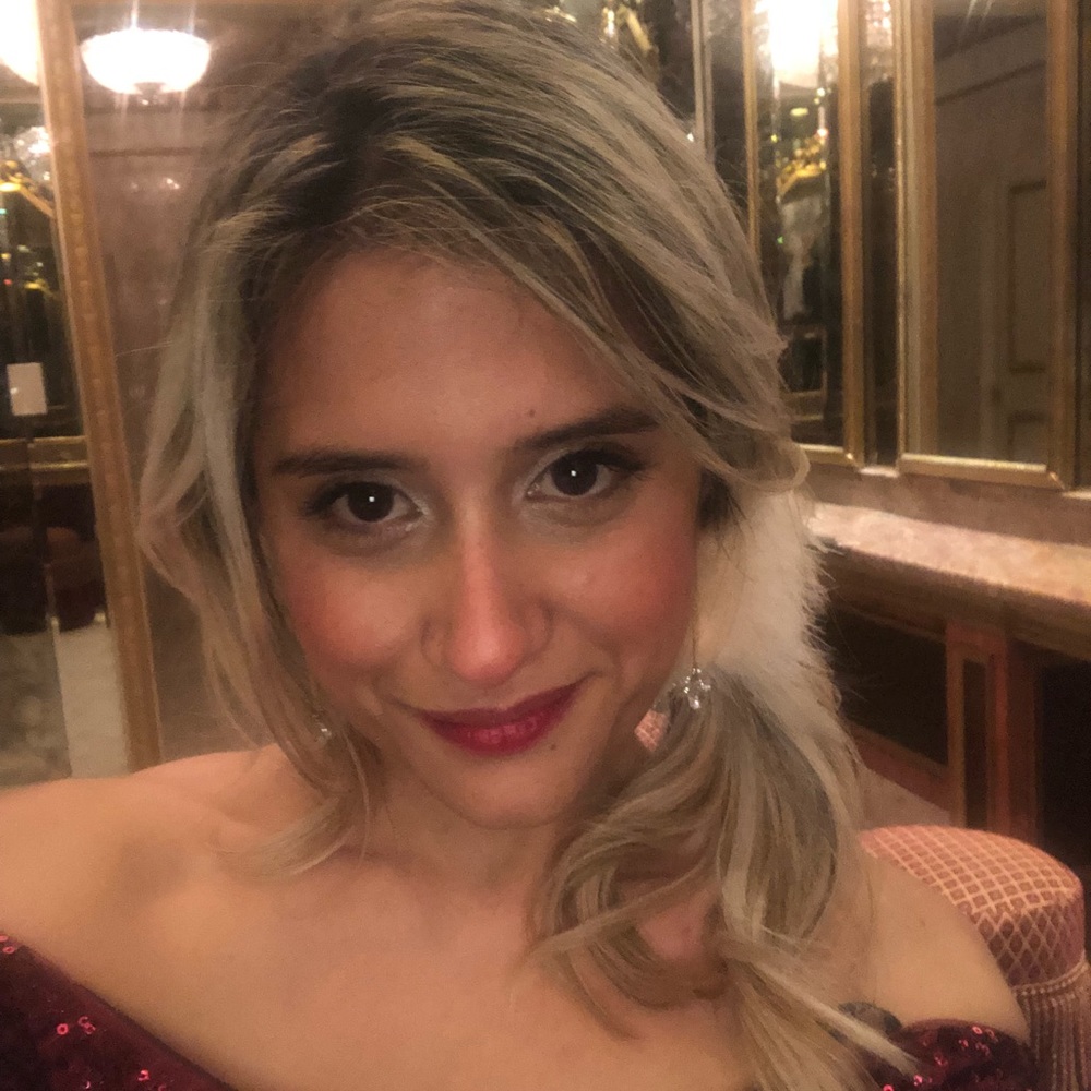 Meet your Posher, Paola